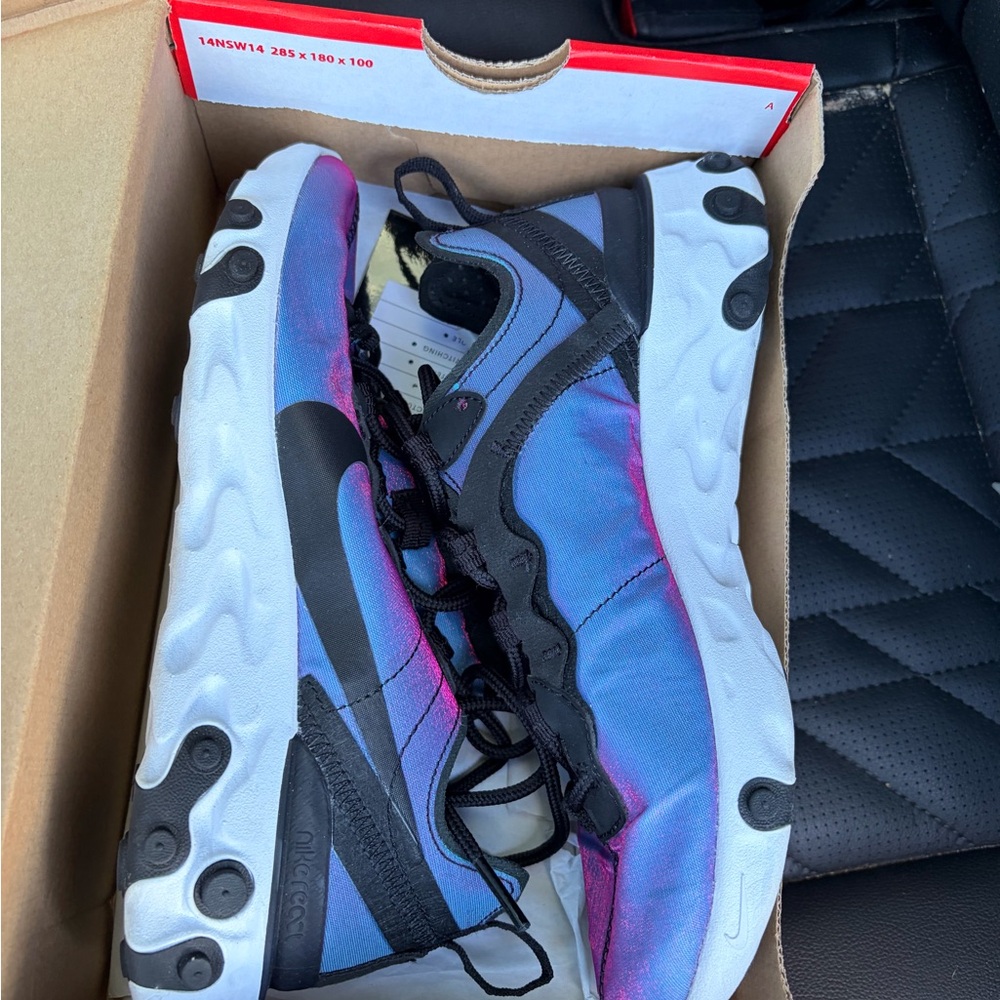 Nike React Element 55 PRM in Black and Fuchsia